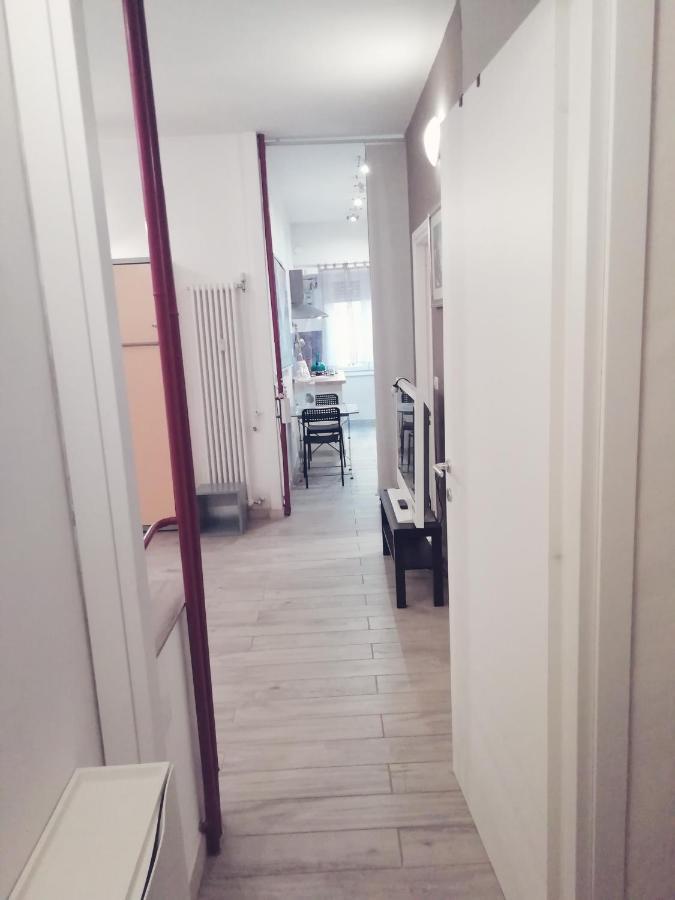 White Apartment Rom Exterior foto