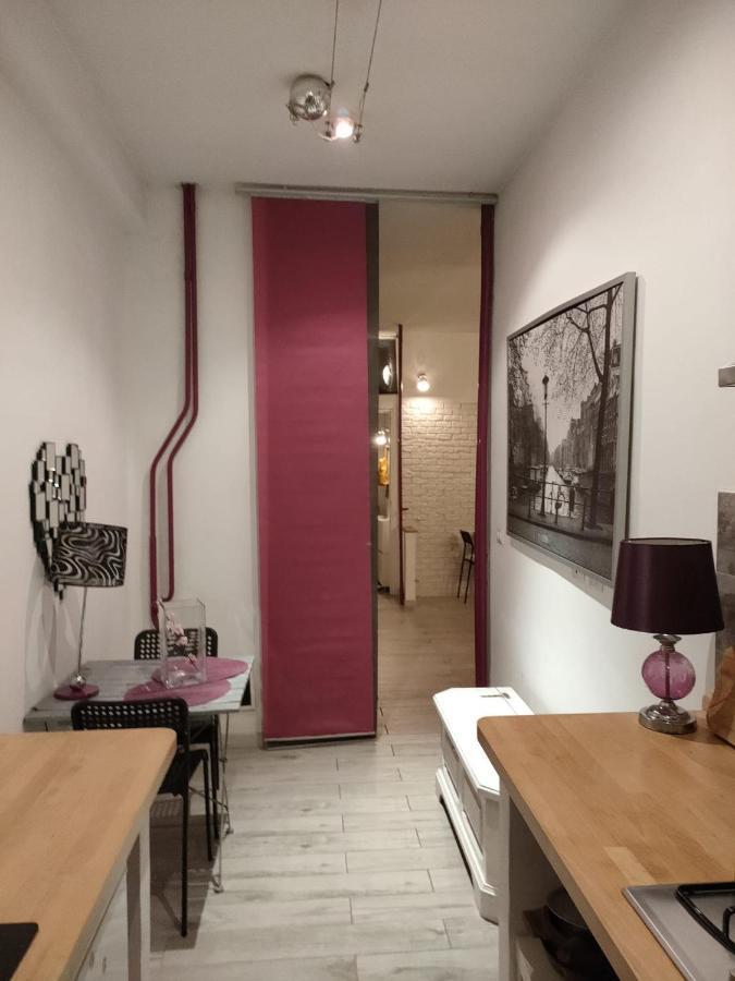 White Apartment Rom Exterior foto