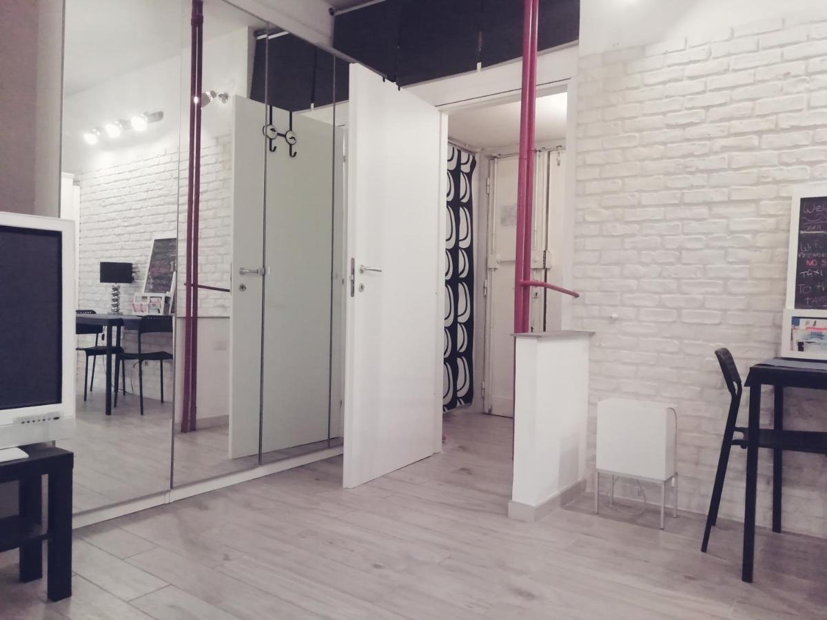 White Apartment Rom Exterior foto